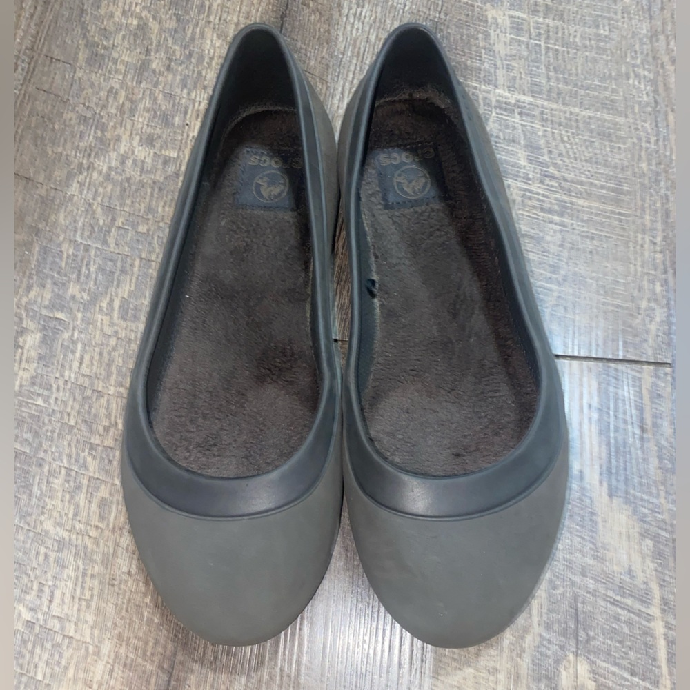 Women's Mammoth ballet flat Crocs size 9